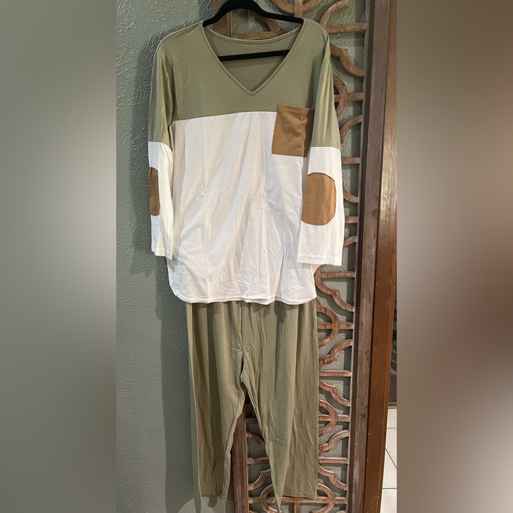 NEW in package PLUS 3XL Boutique style SET